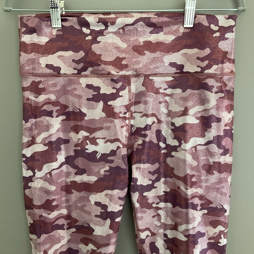 Fabletics glittery camo leggings - Picture 2 of 9